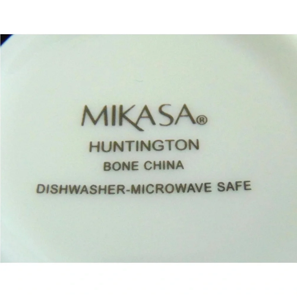 4 Mikasa Huntington White Bone China 8” Salad Dessert Plates Set of 4